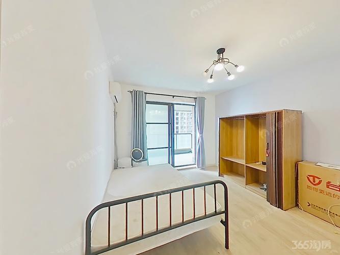 南京世茂外滩新城二手房