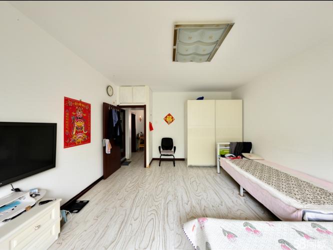 轻铁湖西花园二手房