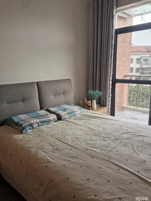 宜城湖畔人家二手房