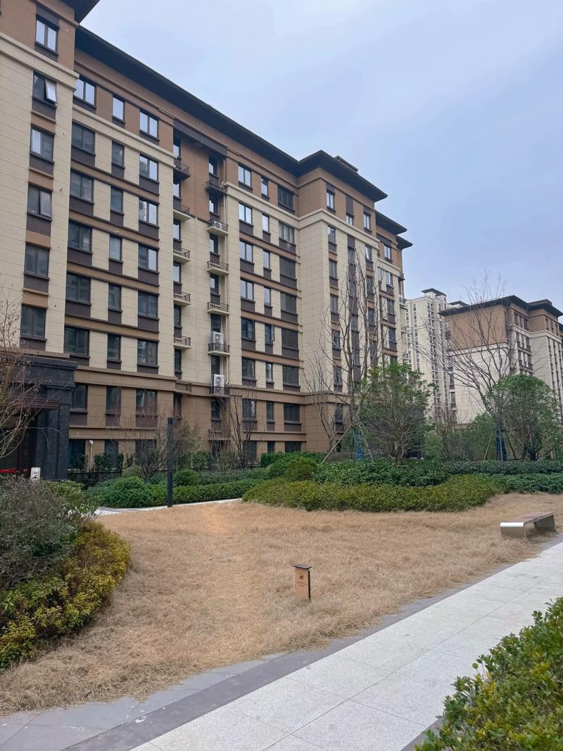 美兰湖颐景园房价