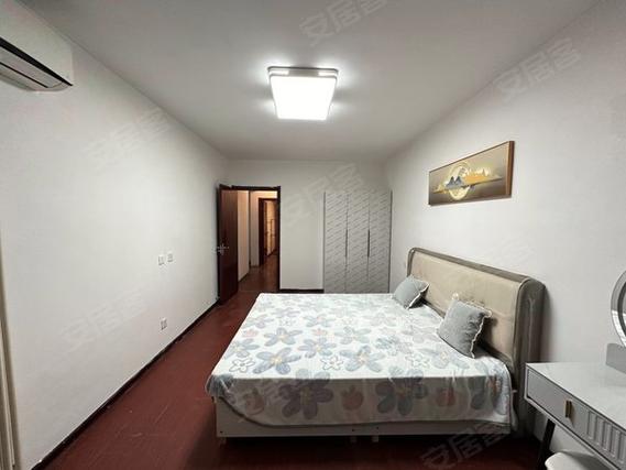 假日山水华庭二手房