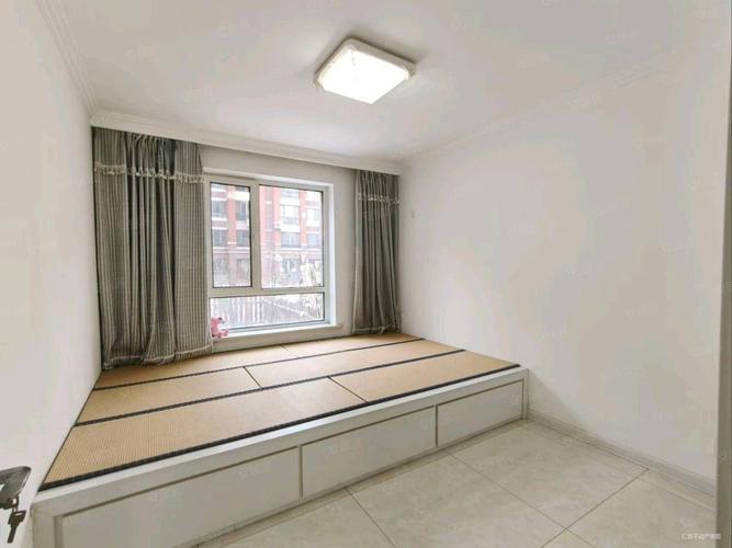 阜新绿地剑桥二手房